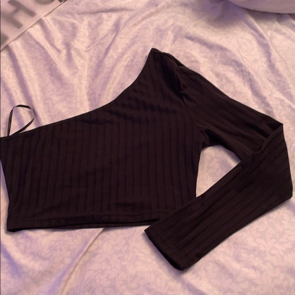 One shoulder robbed crop top